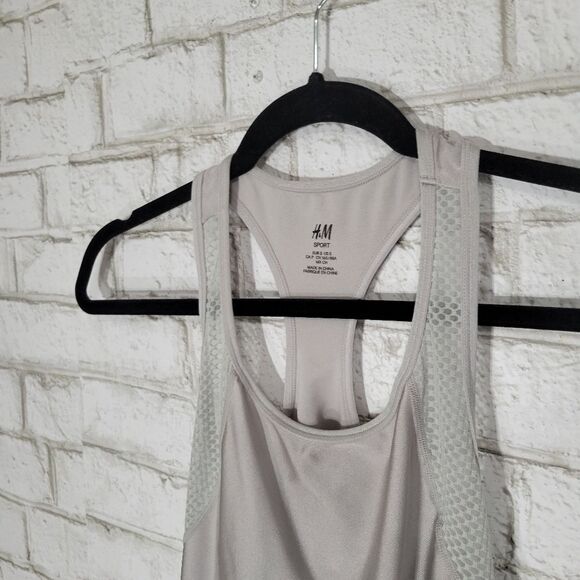 H&M Sport razor back tank - Picture 4 of 14